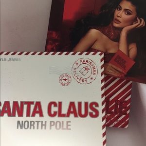Kylie Cosmetics Holiday 2019 Santa Claus Palette
